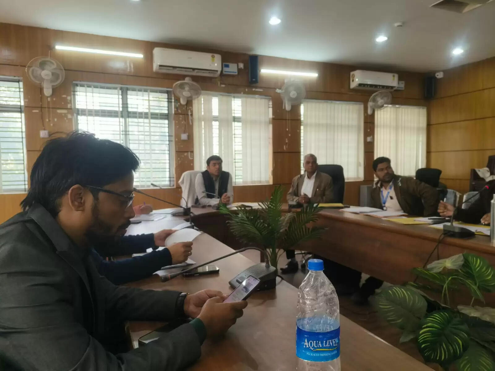 डीडीसी ने की योजनाओं की समीक्षा, लक्ष्य पूर्ण करने का दिया निर्देश