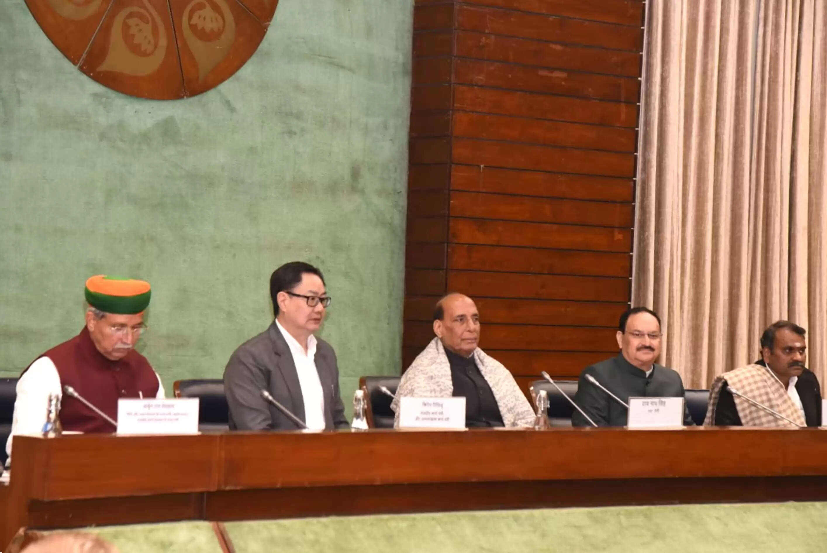 सरकार हर मुद्दे पर चर्चा को तैयार, बजट पास करना भी जरूरीः किरेन रिजिजू