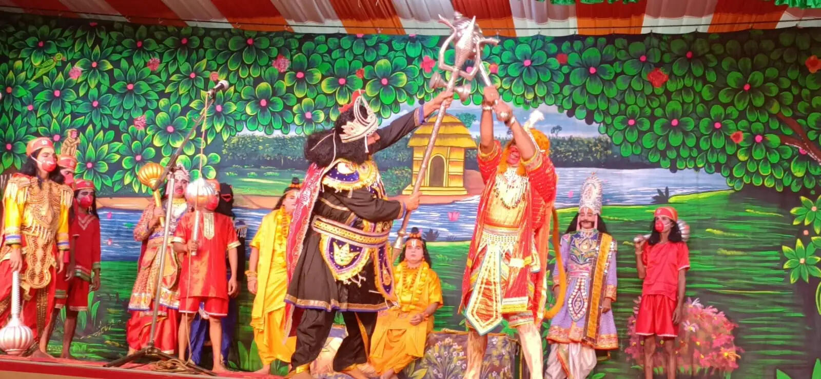 अधर्म के निशांत पर धर्म के दिव्य सूर्योदय से आलोकित हुआ रामलीला प्रांगण