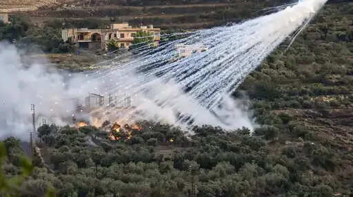 इजराइल पर लेबनान में फॉस्फोरस बम इस्तेमाल का आरोप, क्षेत्र में हालात और तनावपूर्ण