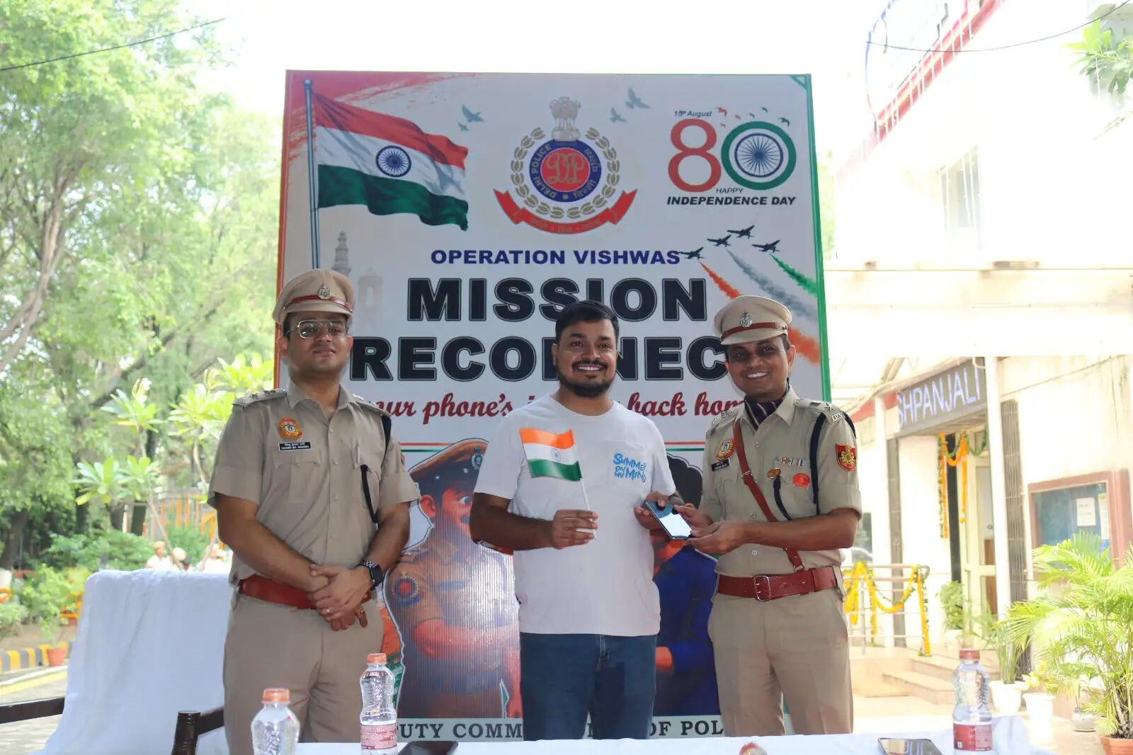 स्वतंत्रता दिवस पर 200 लोगों को लौटाए खोए-चोरी मोबाइल