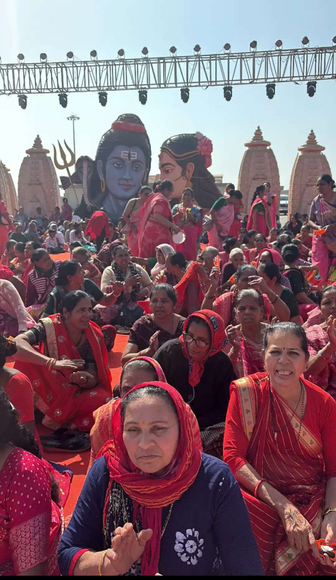 ओंकार मंत्र के जाप से गुंजायमान सोमनाथ मंदिर परिसर, प्रधानमंत्री मोदी भी करेंगे जाप