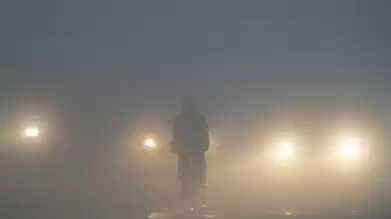 दिल्ली-एनसीआर में एक्यूआई 500, घनी धुंध की चादर से दृश्तयता 100 मीटर तक सिमटी