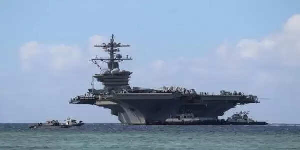 ईरान से तनाव के बीच अमेरिकी युद्धपोत यूएसएस अब्राहम लिंकन मिडिल ईस्ट रवाना