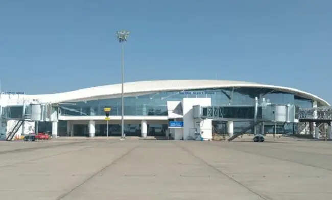 मप्रः भोपाल विमानतल पर जांच के दौरान विदेशी यात्री के बैग में मिला खाली कारतूस