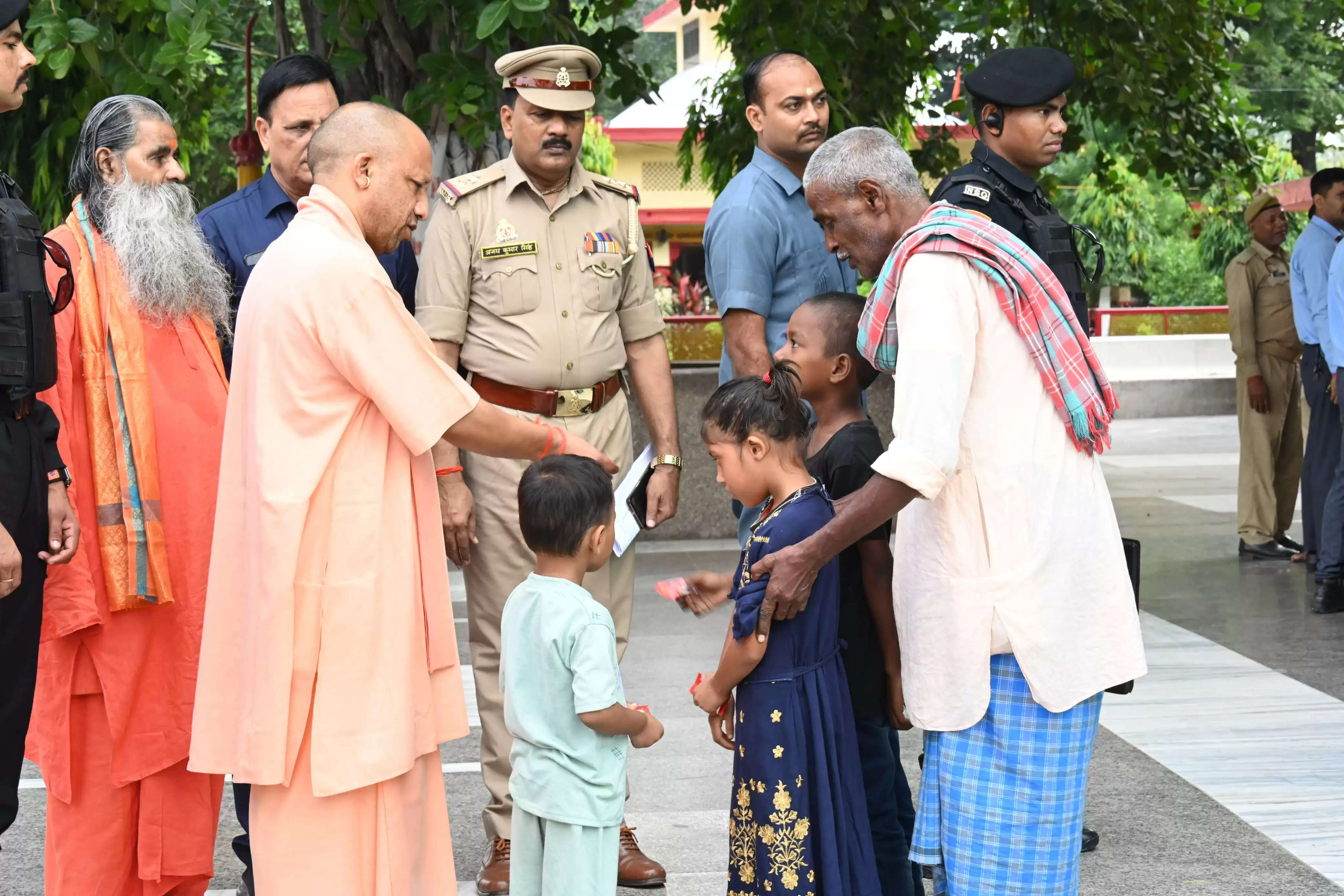 हॉस्पिटल में भर्ती कराकर इस्टीमेट मंगाइए, इलाज का खर्च सरकार देगी : मुख्यमंत्री याेगी