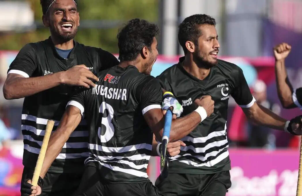 एफआईएच प्रो लीग विवाद : पाकिस्तान ने हॉकी टीम के कप्तान अम्माद बट पर लगा दो साल का प्रतिबंध रद्द किया