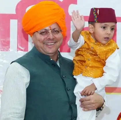 मुख्यमंत्री धामी को अर्पित फाउंडेशन ने किया सम्मानित