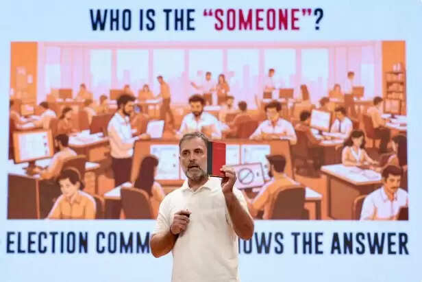 राहुल गांधी ने त्योहारों पर ट्रेनों में यात्रियों की भीड़ को बताया सरकार की नाकामी