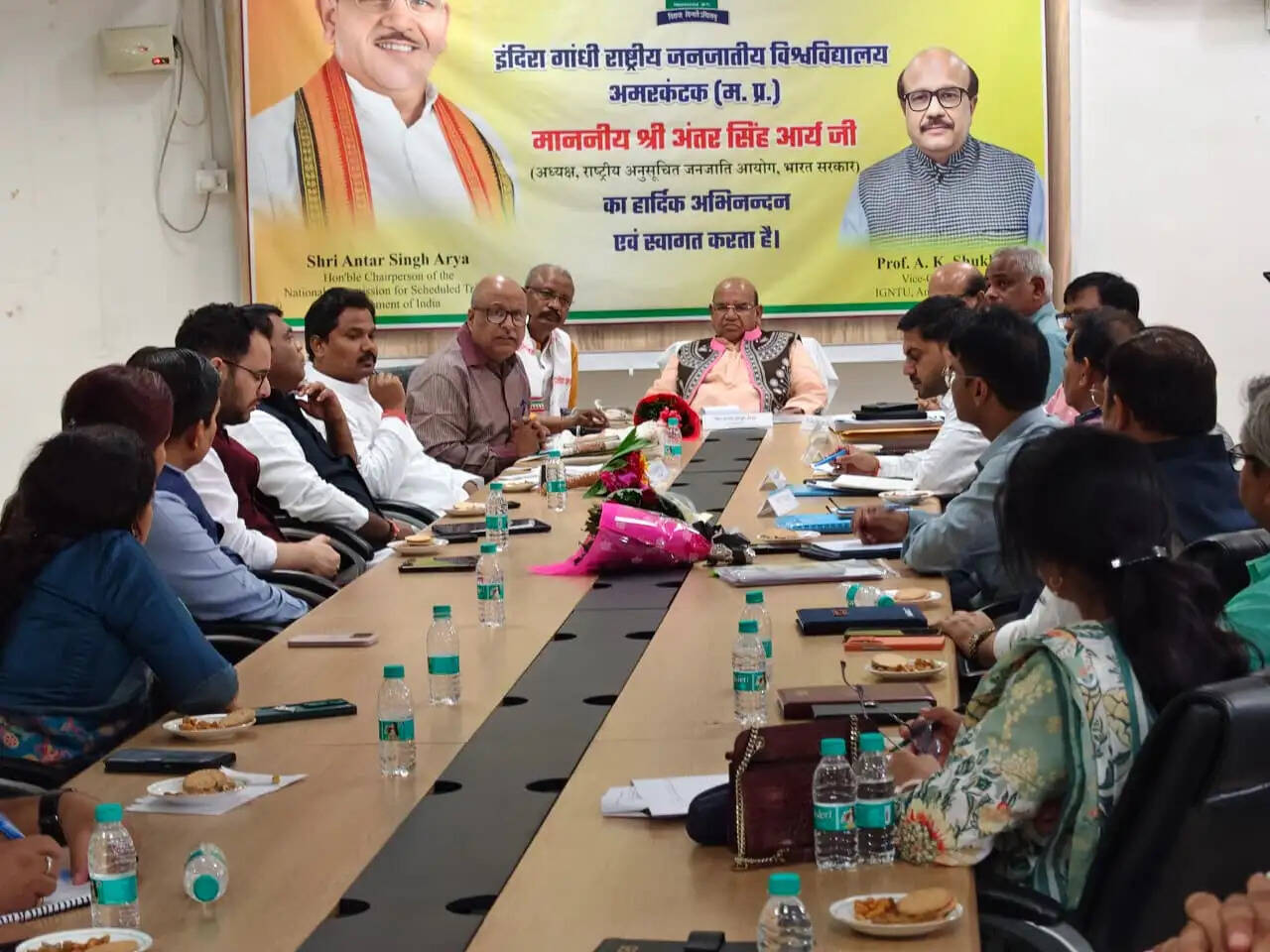 अनूपपुर: जनजातीय विद्यार्थियों के सर्वांगीण विकास,शैक्षणिक सशक्तिकरण एवं समर्पण के साथ कार्य किया जाए- अध्यक्ष अंतर सिंह आर्य