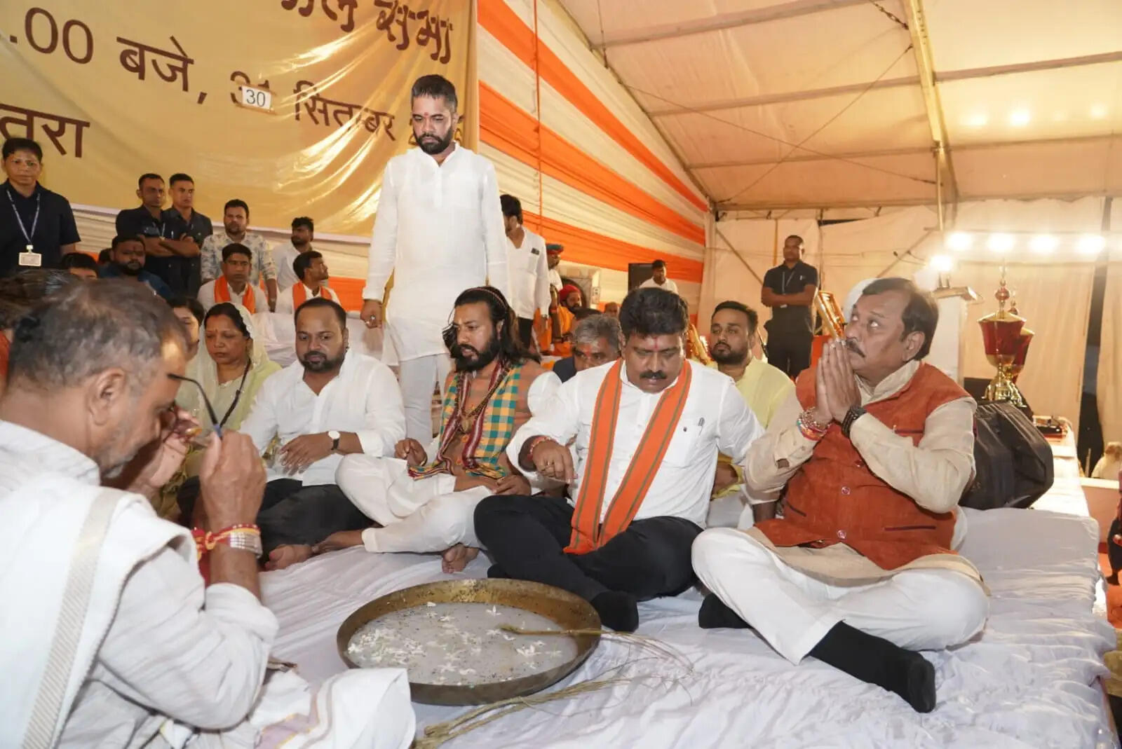 पितृ पक्ष के पावन अवसर पर सर्व समाज ने धनगांव में वीर सपूतों को दिया तर्पण