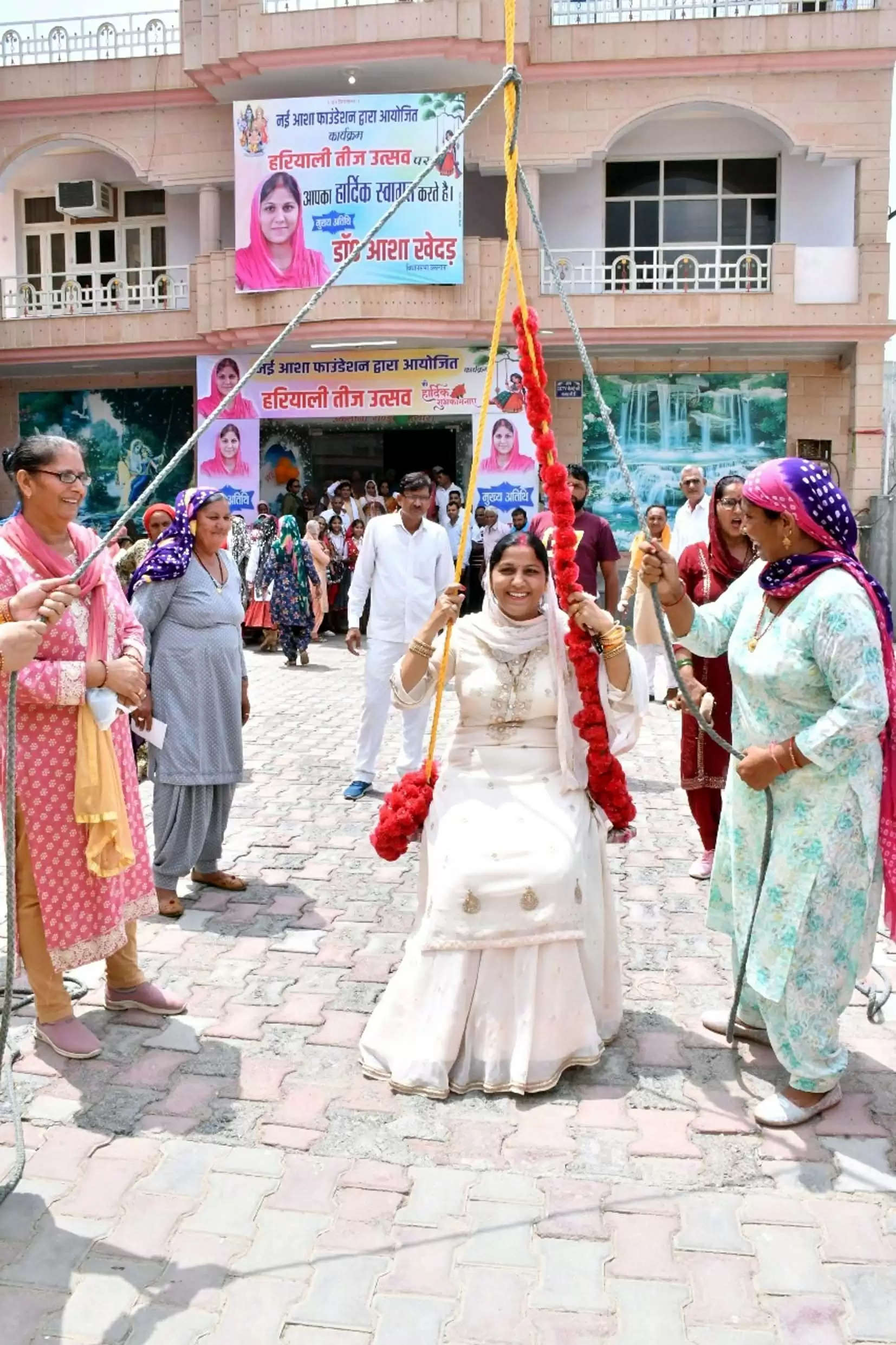 हिसार : हमारी संस्कृति को बनाए रखने में महत्वपूर्ण भूमिका निभा रहे व्रत व त्याैहार : आशा खेदड़