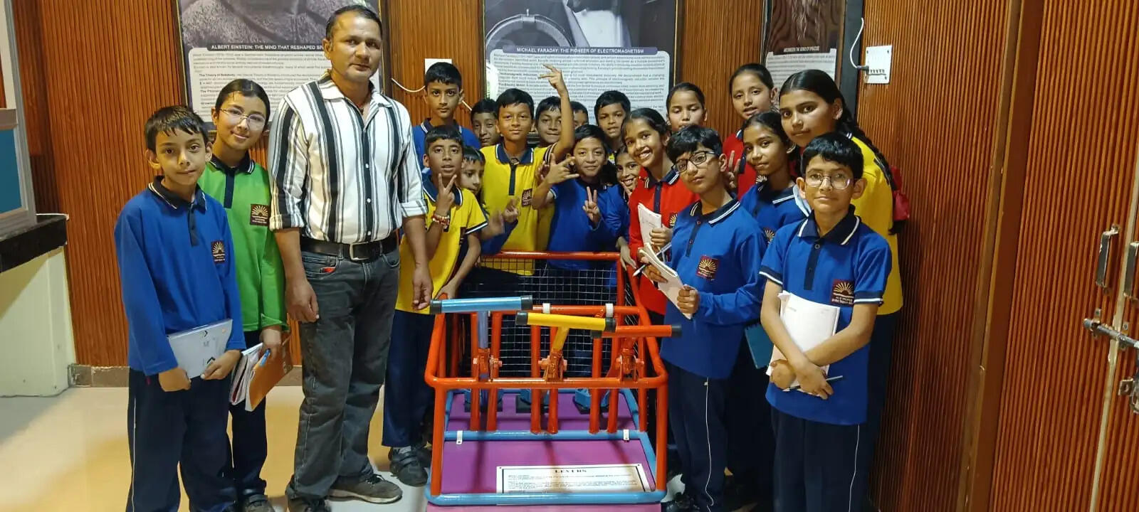 साइंस म्यूजियम से राजकीय उद्यान तक पहुंचा नौनिहालों का शैक्षणिक भ्रमण