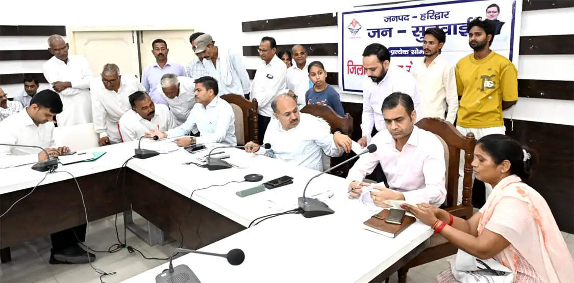 जनसुनवाई में 73 शिकायतें दर्ज, 41 का मौके पर निस्तारण