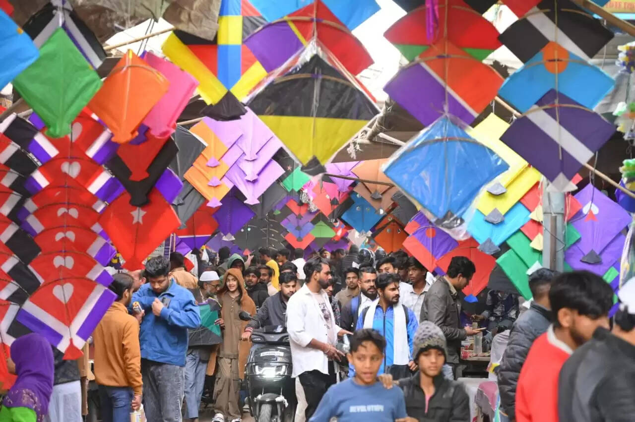 पतंग—मांझा और चरखी से सजा जयपुर: बुधवार को मकर संक्रांति पर छतें बनेंगी अखाड़ा