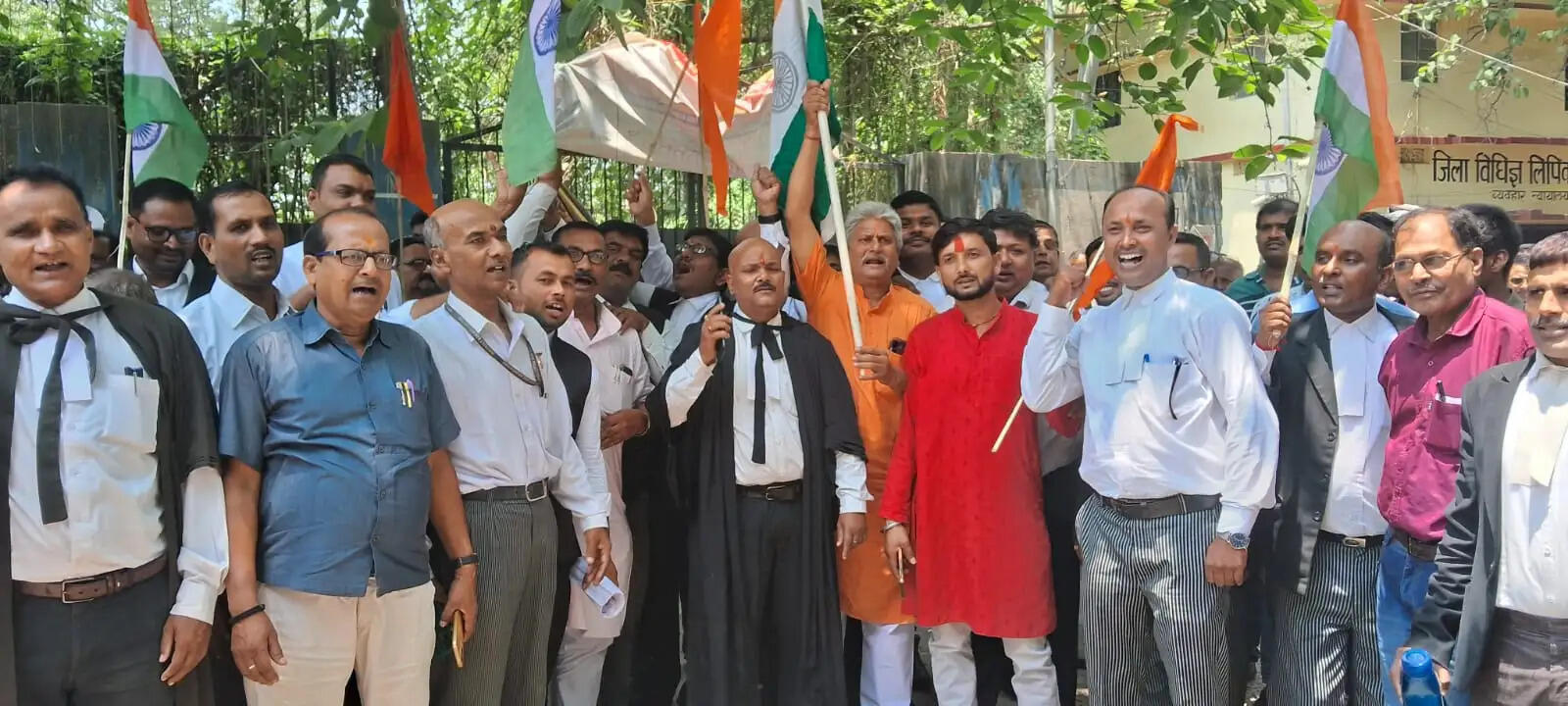 ऑपरेशन सिंदूर की सफलता पर अधिवक्ताओ ने मनाया जश्न