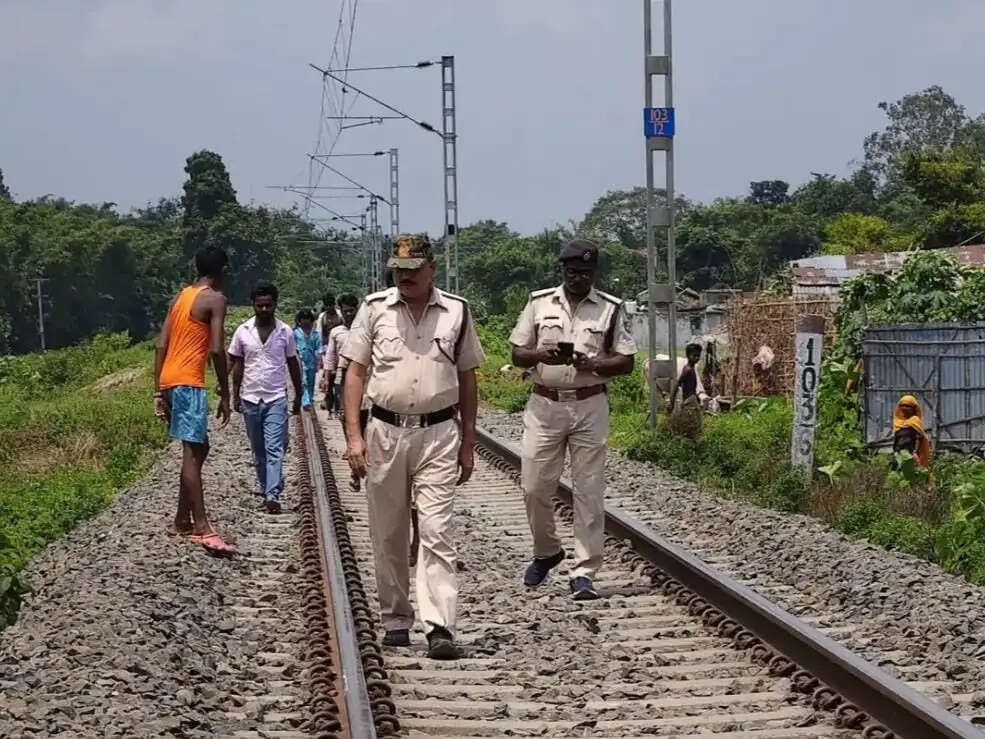 सुपौल में ट्रेन की चपेट में आने से अज्ञात महिला की मौत