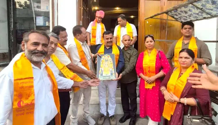 सक्षम ने जागरूकता रैली और गंगा आरती के साथ मनाया स्थापना दिवस