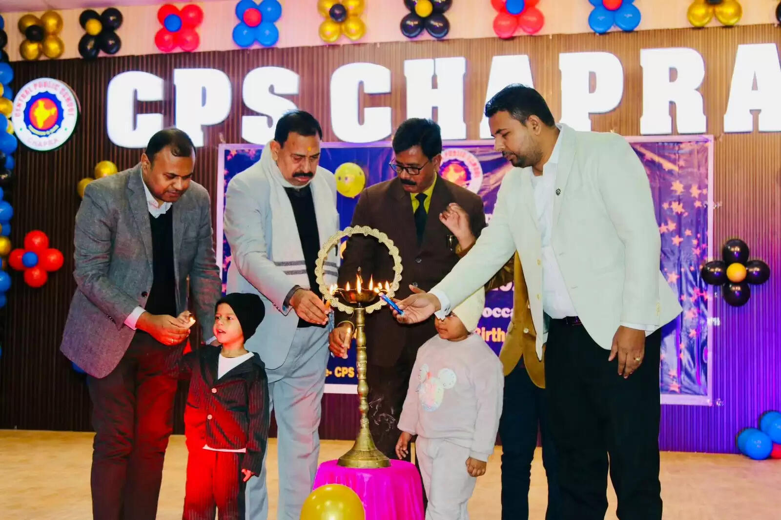 सीपीएस के 32वां स्थापना दिवस पर 12वीं के छात्रों को दी गई विदाई