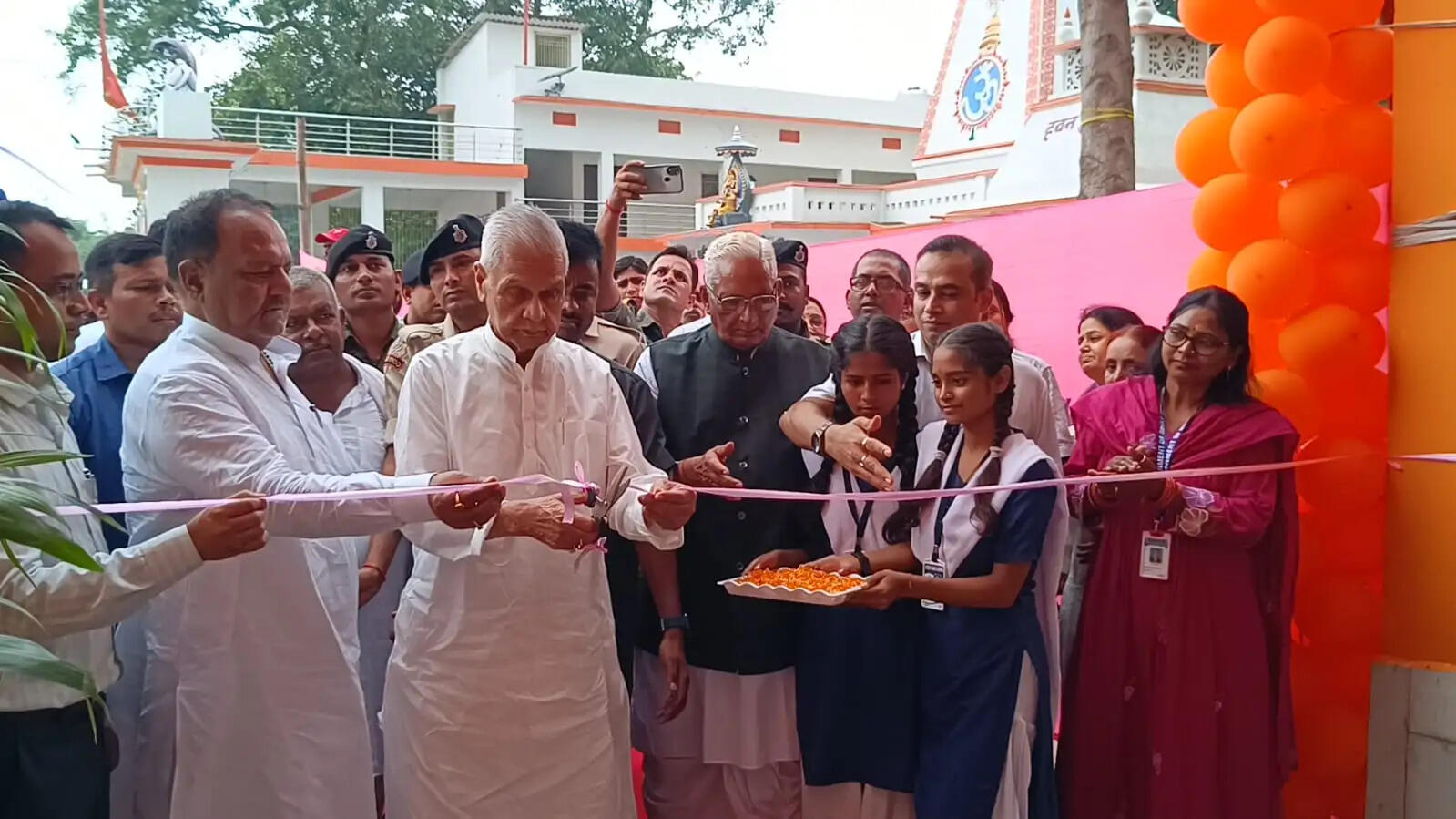 उपमुख्यमंत्री विजेंद्र प्रसाद यादव ने सोनपुर में विद्यालय का किया उद्घाटन