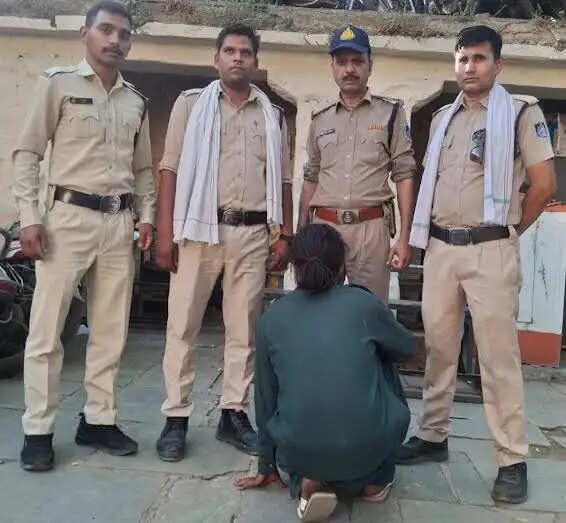 जादू-टोना कर सोने के बिस्किट दिलाने का झांसा, लाखों की ठगी करने वाला आरोपी गिरफ्तार
