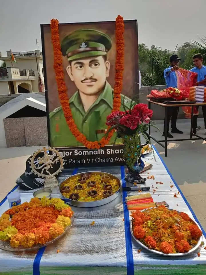 श्रीनगर एयरपोर्ट का नाम प्रथम परमवीर चक्र से सम्मानित मेजर सोमनाथ शर्मा के नाम से रखा जाए