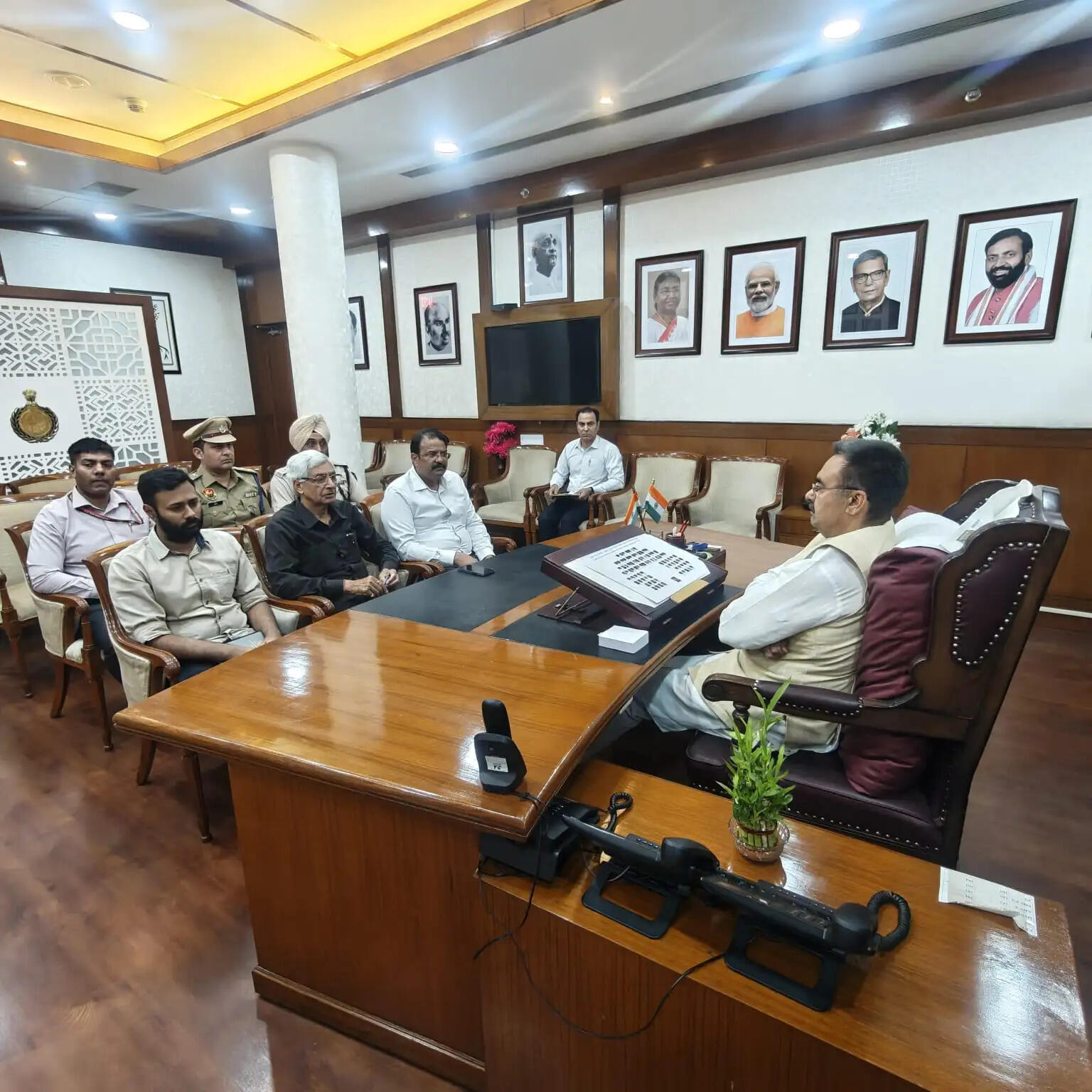 विशेष सत्र के लिए स्पीकर ने अधिकारियों को दिए दिशानिर्देश