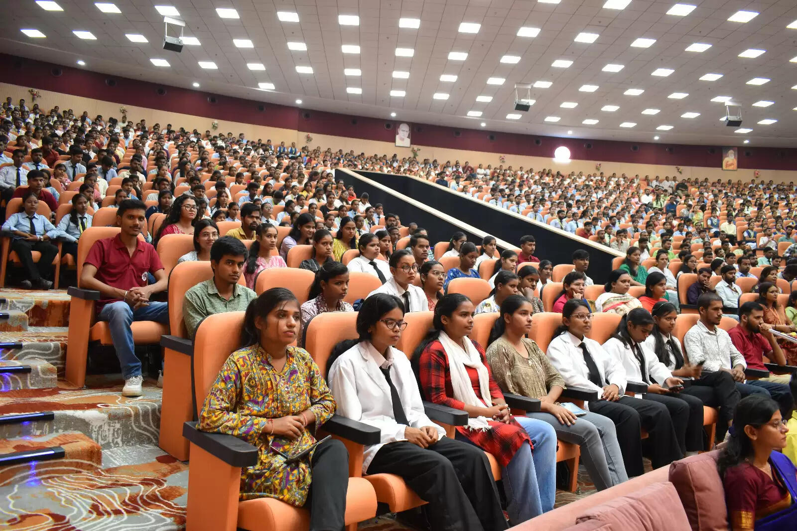 सीएम योगी के विजन से रोल मॉडल बना एमजीयूजी : डॉ. जीएन सिंह