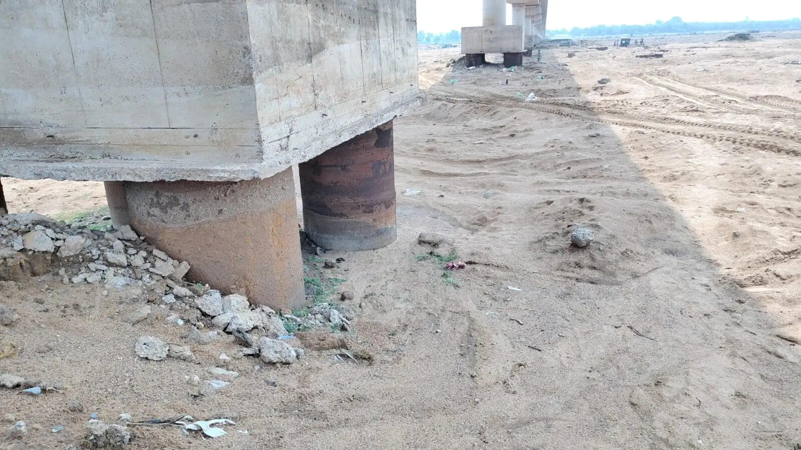 कोलियारी-धमतरी मार्ग पर परिवहन कर रहे आठ ट्रेक्टर पकड़ाया