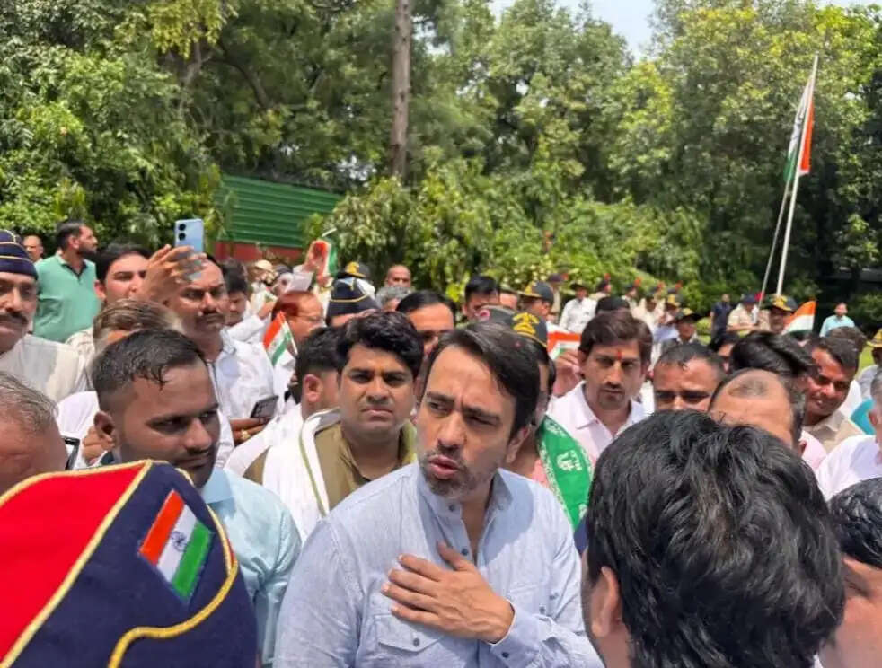 केन्द्रीय मंत्री जयंत चौधरी के सामने प्रतिनिधिमंडल ने रखी किसानों की समस्याएं