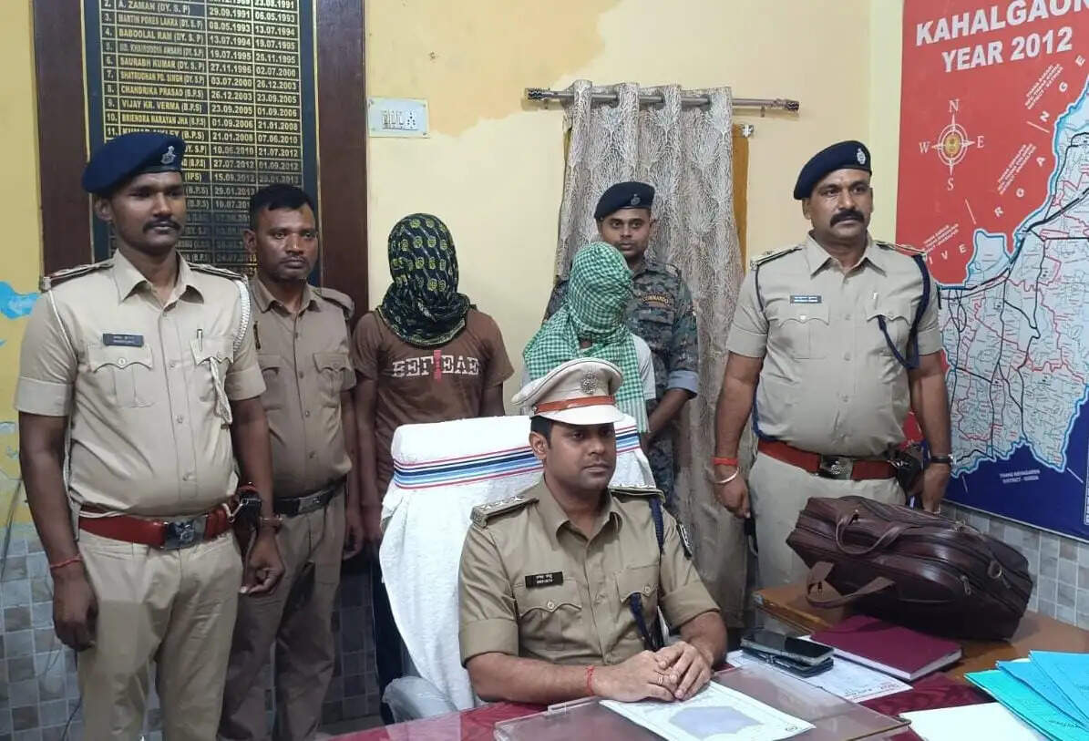 हत्याकांड का खुलासा, दो मुख्य आरोपित गिरफ्तार; लोहे का टुकड़ा और मोबाइल बरामद