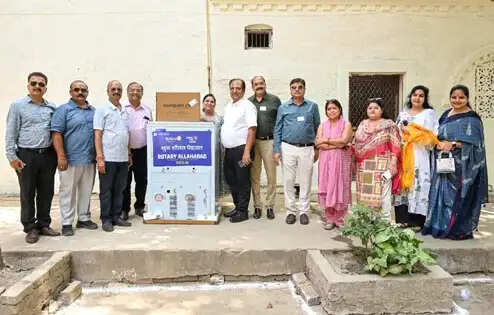 रोटरी इलाहाबाद ने सर्वाेच्च अंक लाने वाली छात्राओं को सम्मानित कर मनोबल बढ़ाया