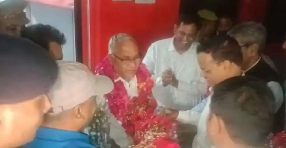 शपथ ग्रहण के बाद पहली बार फिरोजाबाद पहुंचे न्यायमूर्ति हरवीर सिंह का हुआ स्वागत