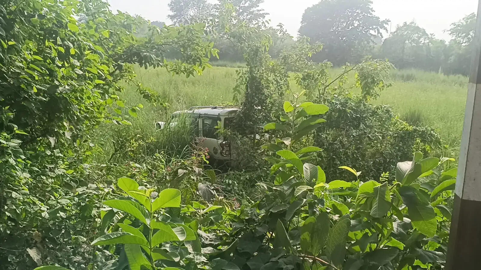 तेज रफ्तार स्कॉर्पियो ने बाइक सवारों को रौंदा, दो युवकों की मौत, एक गंभीर रूप से घायल