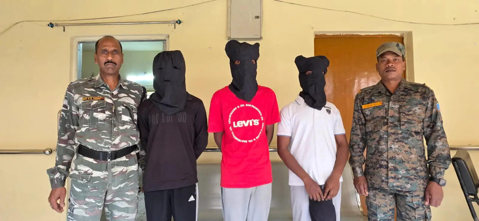 चोरी की स्कूटी के साथ तीन गिरफ्तार