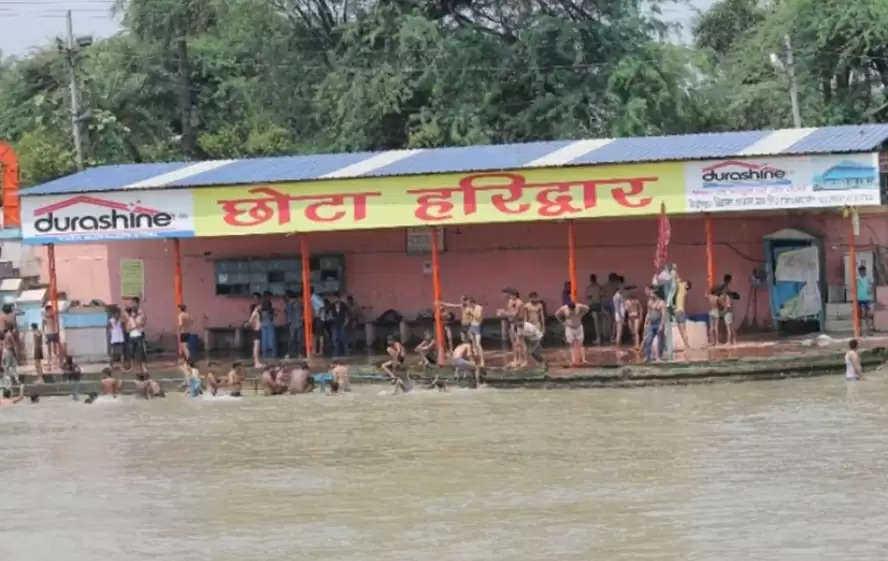 महिलाओं के चेंजिंग रूम में सीसीटीवी कैमरा लगाने वाले महंत मुकेश की तलाश में छापेमारी