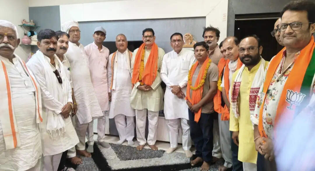 राजगढ़ः जनसंपर्क अभियान में मंत्री पंवार और सांसद नागर ने गिनाईं मोदी सरकार की 12 साल की उपलब्धियां