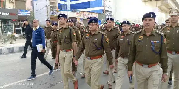 टीकरी बॉर्डर पर शांति व्यवस्था बनाए रखने के लिए पुलिस पूरी तरह अलर्ट