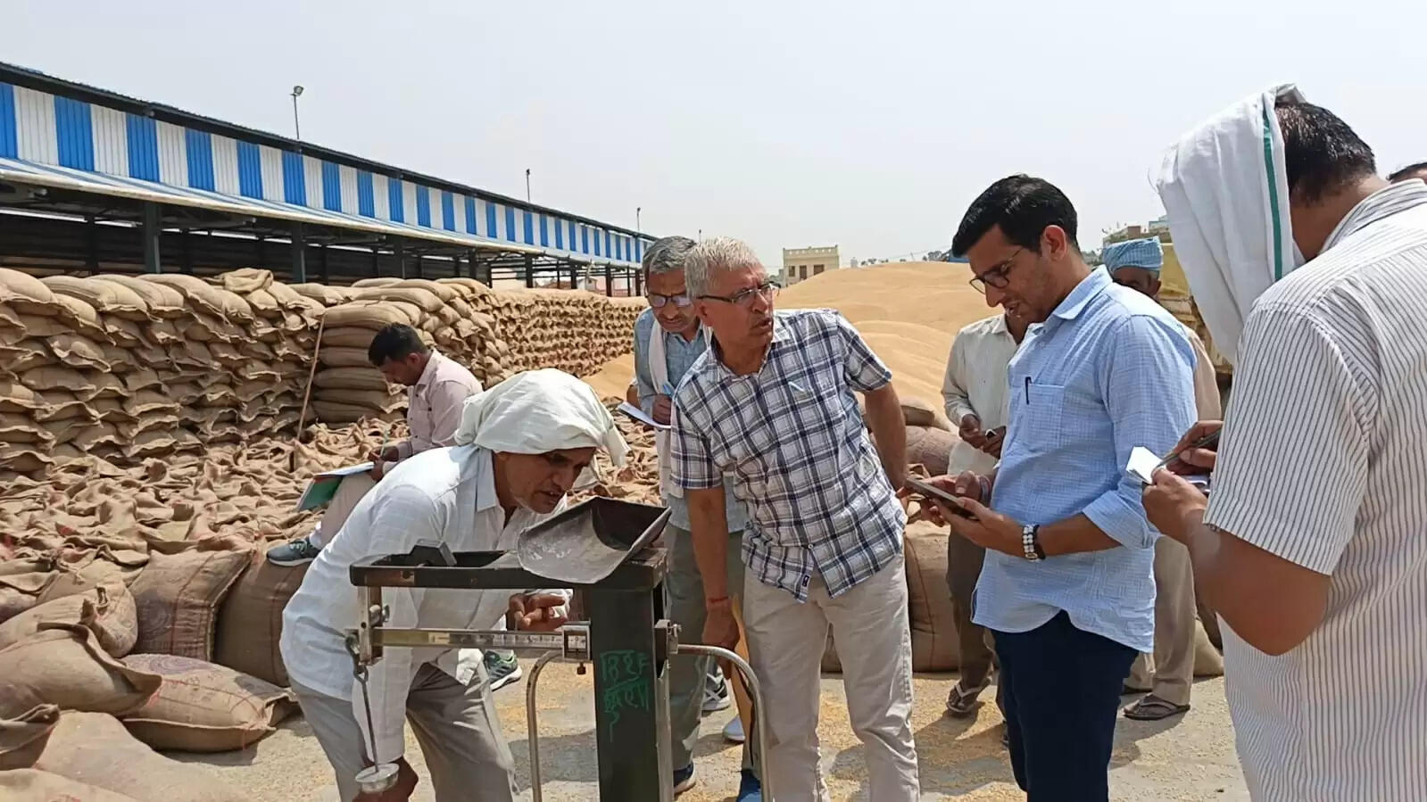 जींद जिले की मंडियों में सीएम फ्लाइंग का छापा