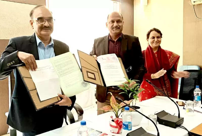 भोपालः उच्च शिक्षा उत्कृष्टता संस्थान एवं आयुर्वेद महाविद्यालय के मध्य हुआ एमओयू