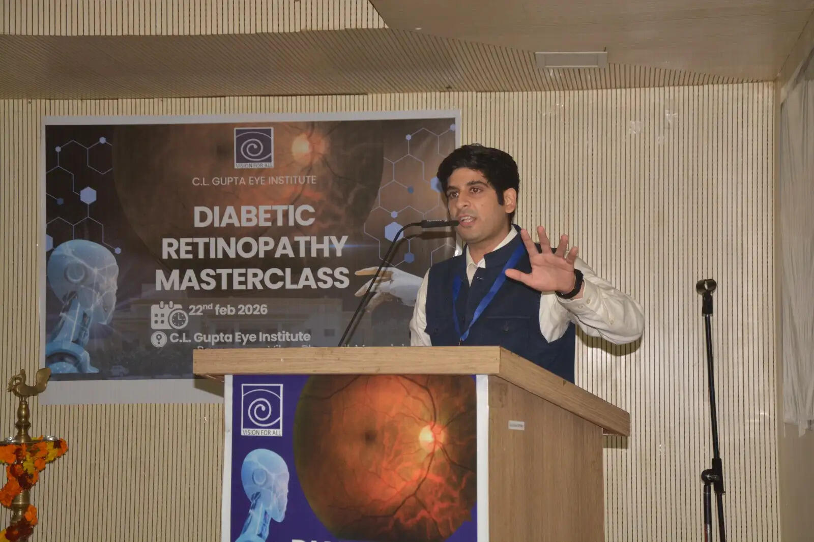 शुगर की वजह से आंख का पर्दा खराब हो जाता है : डॉ. रोहन कपूर