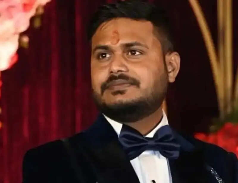 (संशोधित) मप्र के इंदौर में सड़क हादसे में रक्षा मंत्री राजनाथ सिंह के रिश्तेदार की मौत, दिल्ली एयरलिफ्ट किया गया शव