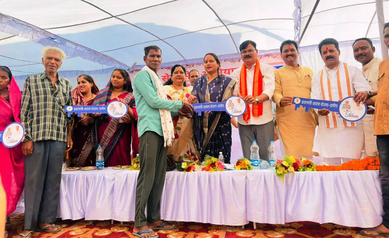 सेवा सेतु शिविर: 235 प्रकरणों में 10.94 करोड़ रुपये के ऋण स्वीकृत, 99 मामलों में 5.37 करोड़ का वितरण