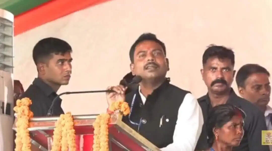 विधायक ने की सीएम से बाढ़ से निजात के साथ मेडिकल कॉलेज और एयरपोर्ट निर्माण की मांग