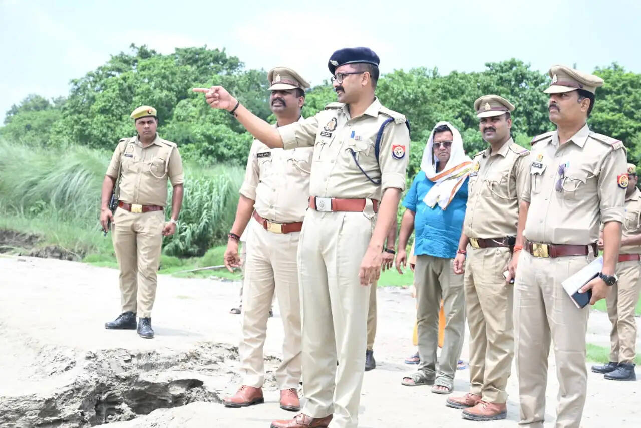 श्रावण पर्व को लेकर एसपी ने किया कांवड़ यात्रा मार्गों व प्रमुख धार्मिक स्थलों का निरीक्षण