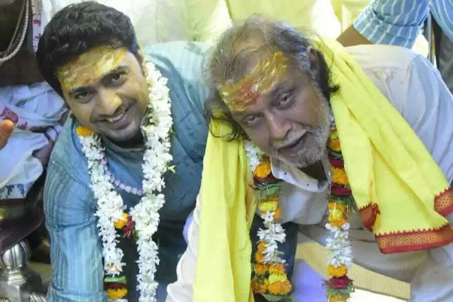 अभिनेता मिथुन चक्रवर्ती ने बाबा विश्वनाथ के दरबार में हाजिरी लगाई