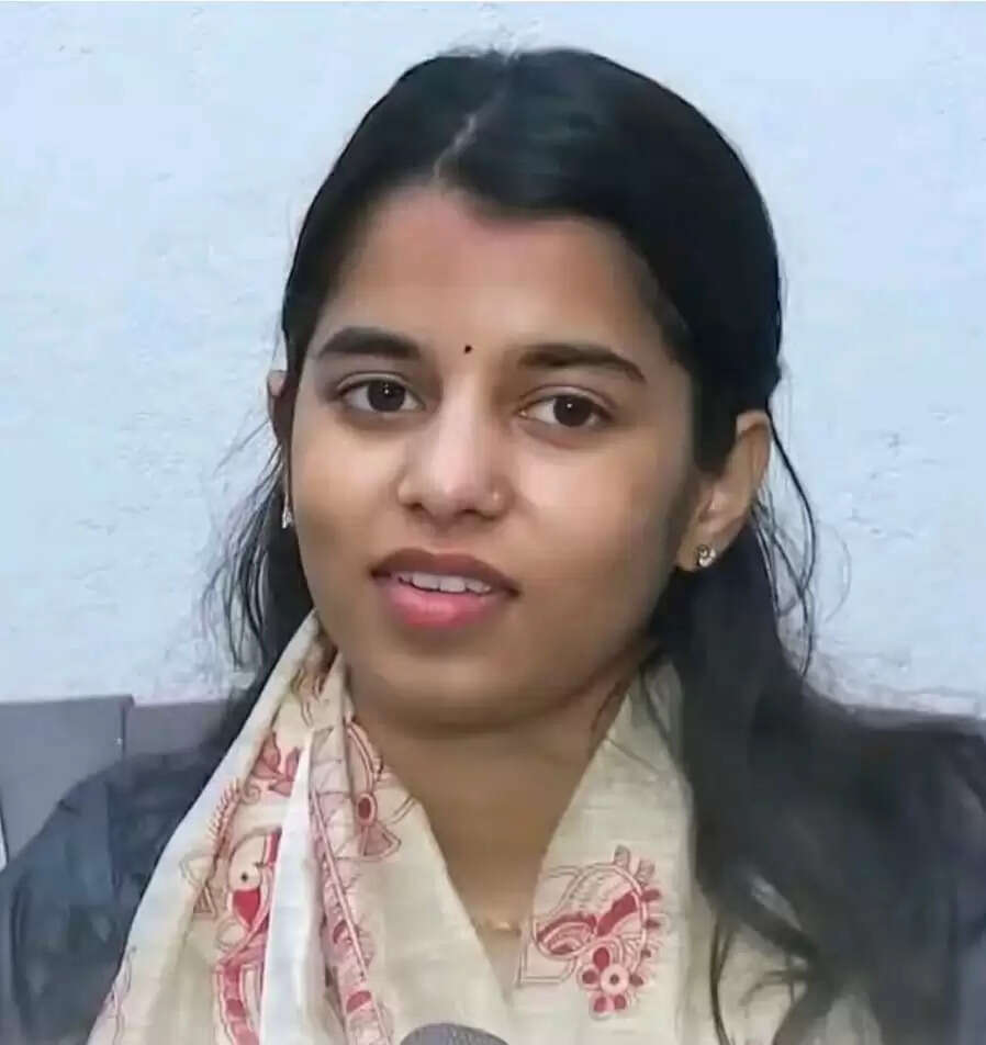 बातचीत : ‘कला मेरा आधार, राजनीति मेरी जिम्मेदारी‘- मैथिली ठाकुर