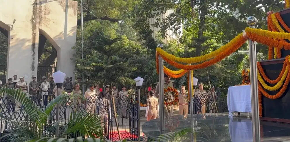 पुलिस केंद्र में मनाया गया 'पुलिस स्मरण दिवस', अमर शहीदों को दी गई भावभीनी श्रद्धांजलि