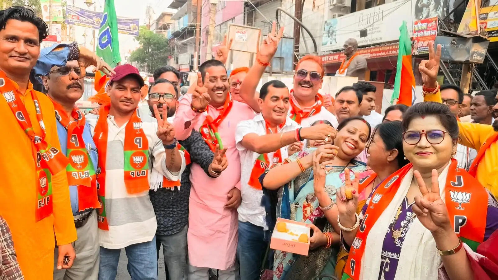 बिहार में बीजेपी के मुख्यमंत्री बनने पर सीवान में जश्न