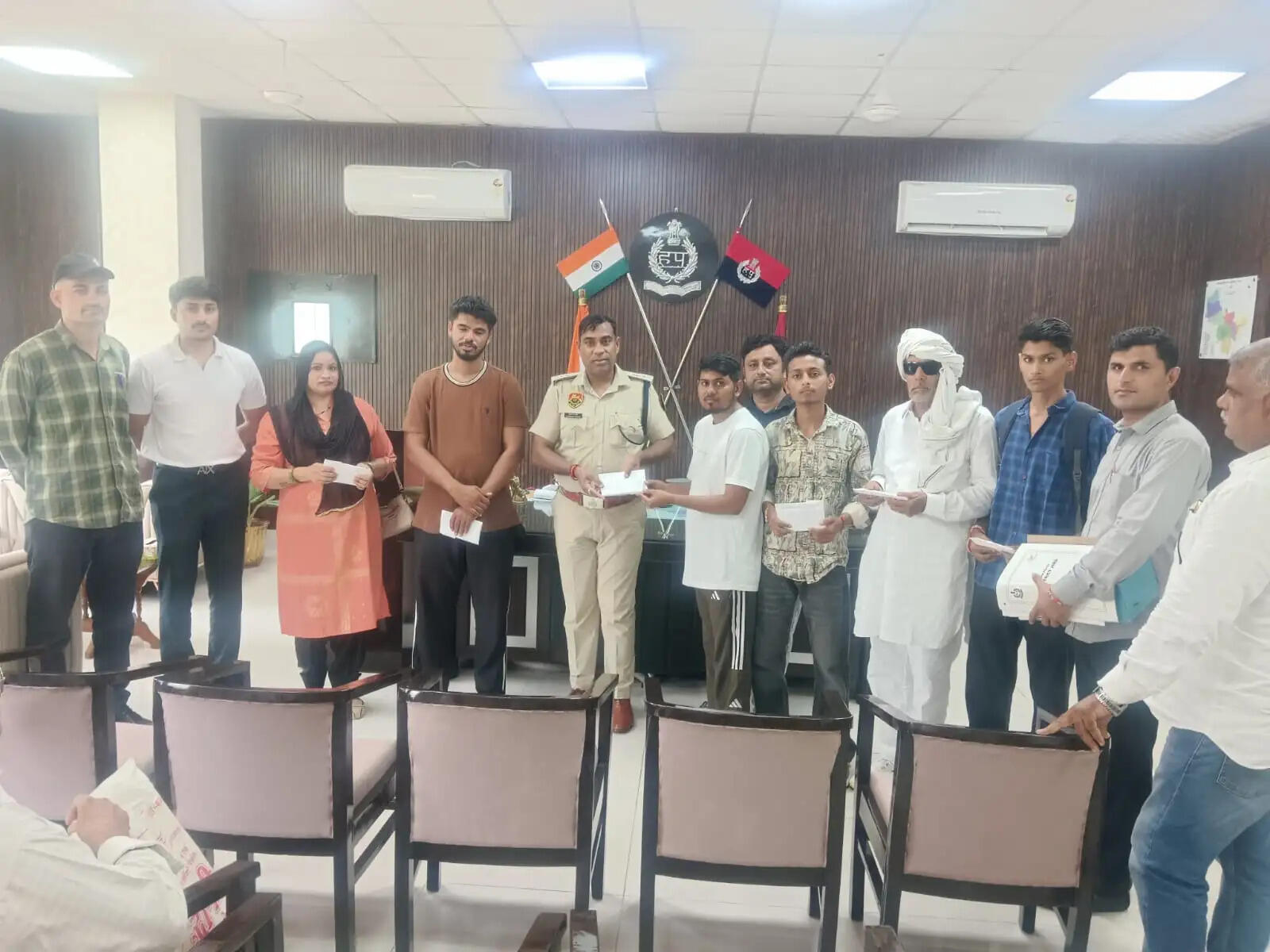 जींद : पुलिस द्वारा आमजन के गुम हुए 38 मोबाइल तलाश कर लौटाए